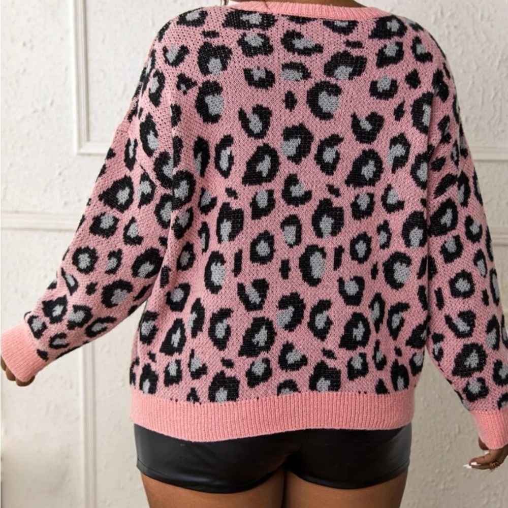 Leopard print round neck sweater top - Picture 3 of 6